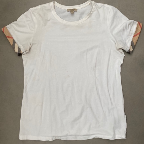 Burberry Tops - Burberry tshirt